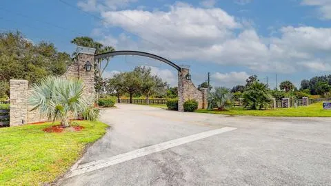 $350,000 | 2831 Southeast 67th Drive, Okeechobee, FL 34974