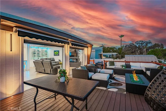 a view of an outdoor space