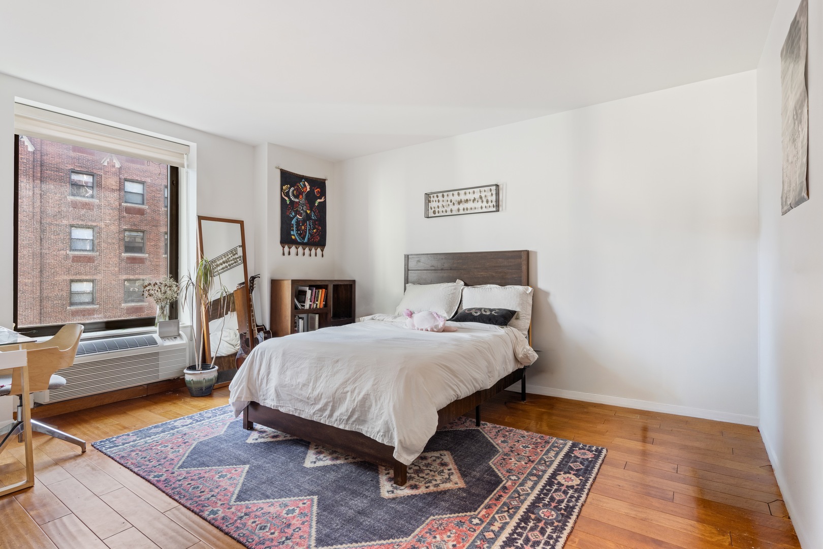 40 East Delaware Place, Unit 1502 Chicago, IL 60611 - Photo 13 of 25