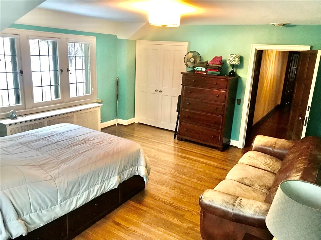 1170 East Avenue Rochester, NY 14607 - Photo 11 of 15 Third bedroom with Jack and Jill bathroom.