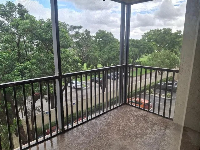 a view of a large space with workspace