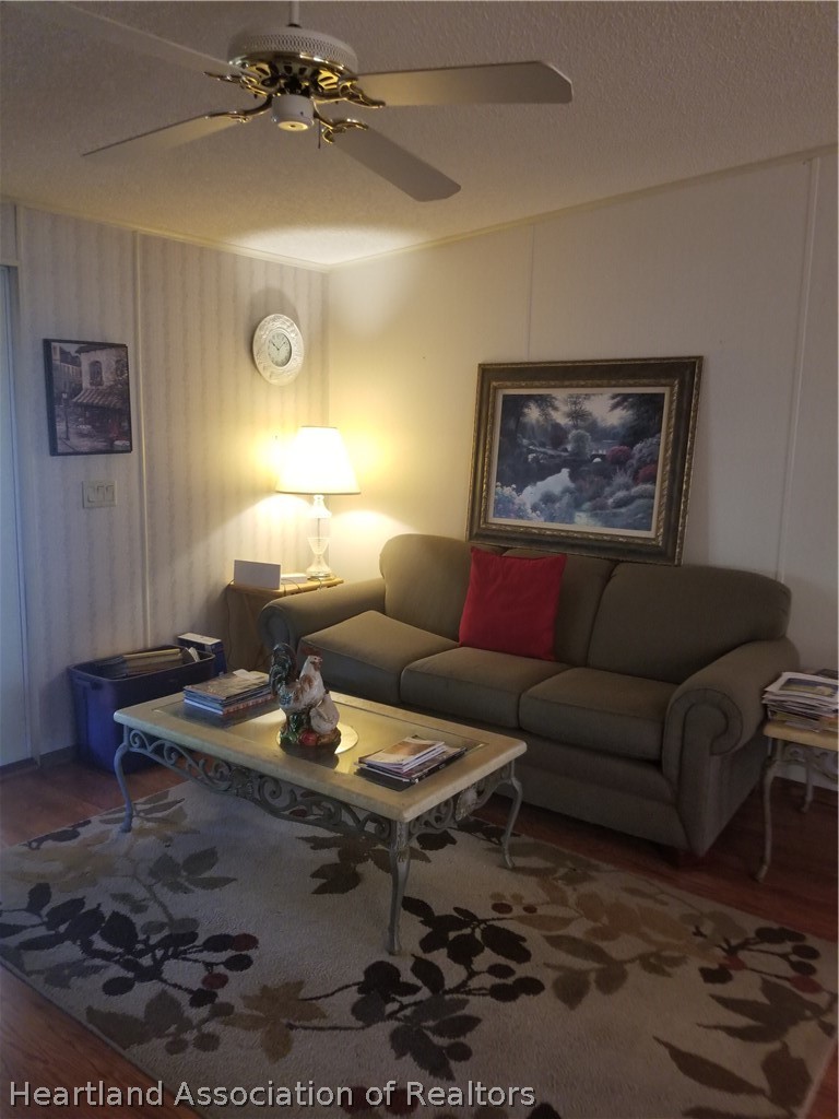 9125 Spur Path Sebring, FL 33875 - Photo 10 of 31 Living Room