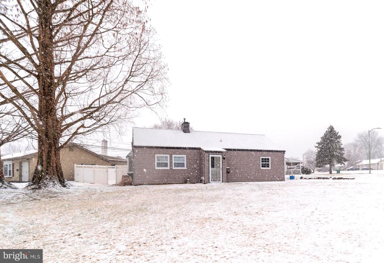 438 Andover Road Fairless Hills, PA 19030 - Photo 5 of 41 438 Andover