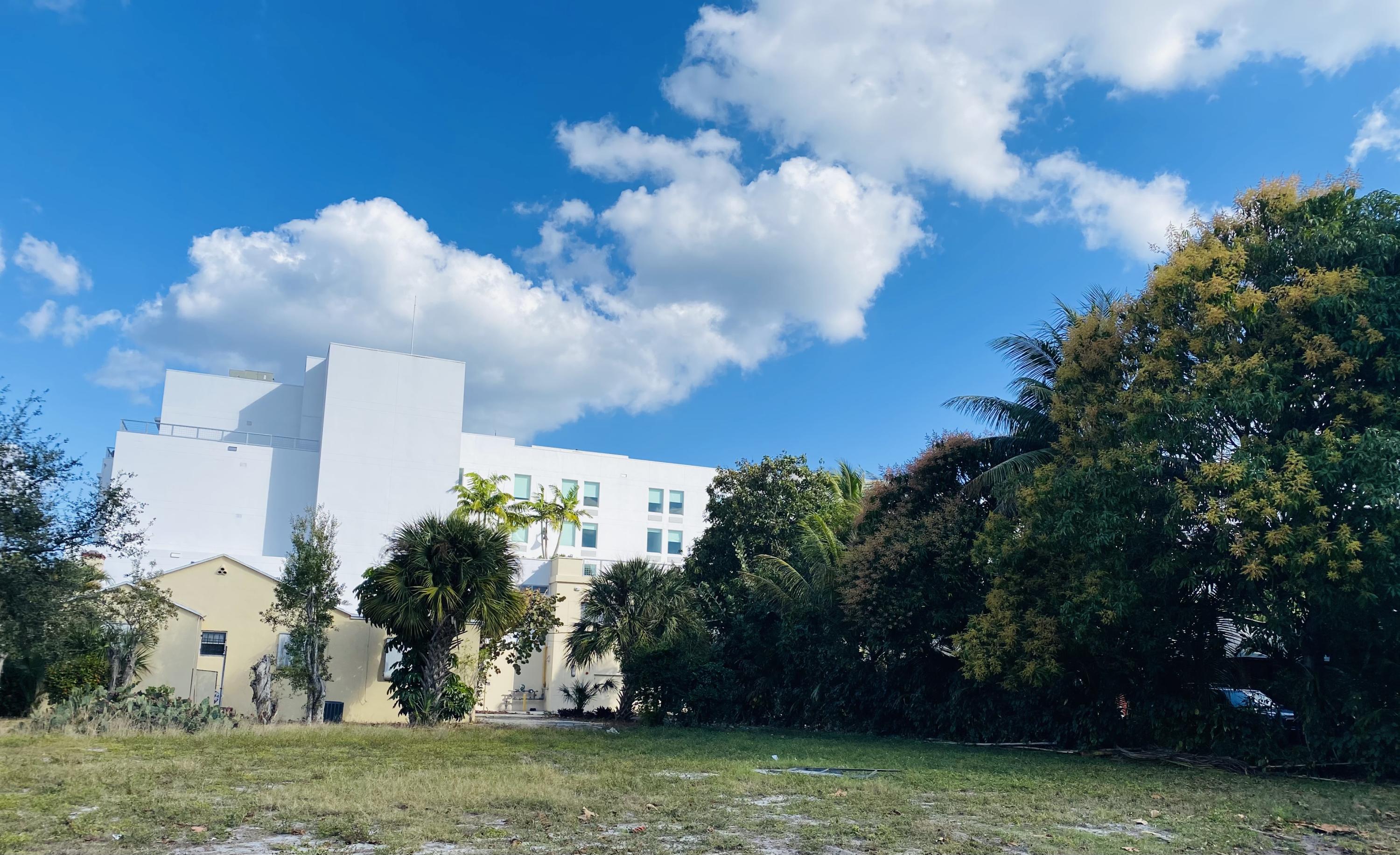408 Southeast 2nd Street Delray Beach, FL 33483 - Photo 13 of 15 a view of a garden