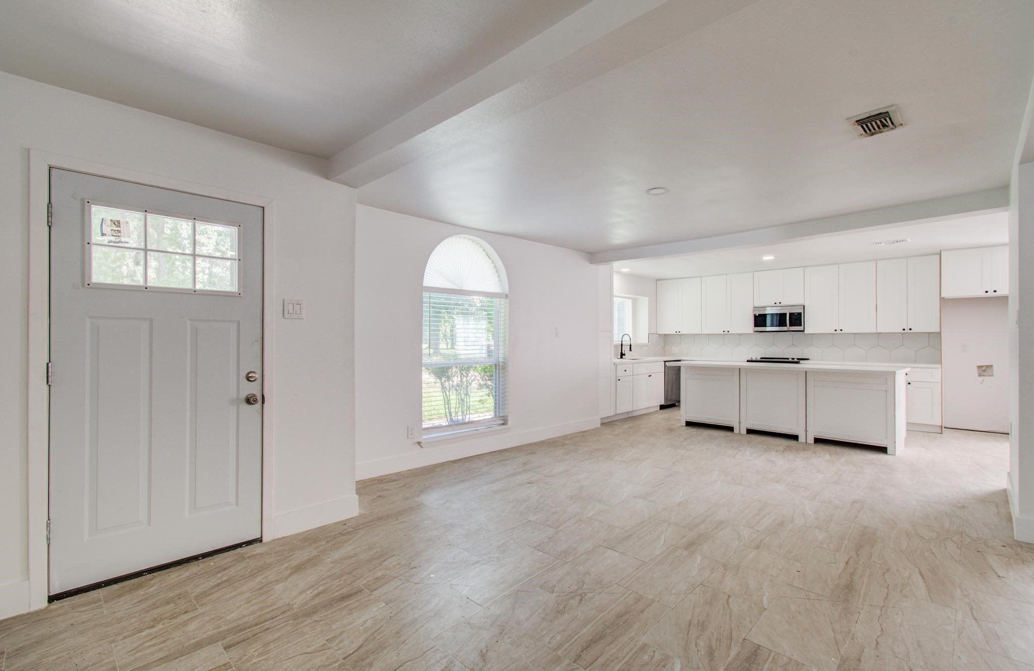 494 Brandon Road Conroe, TX 77302 - Photo 2 of 22