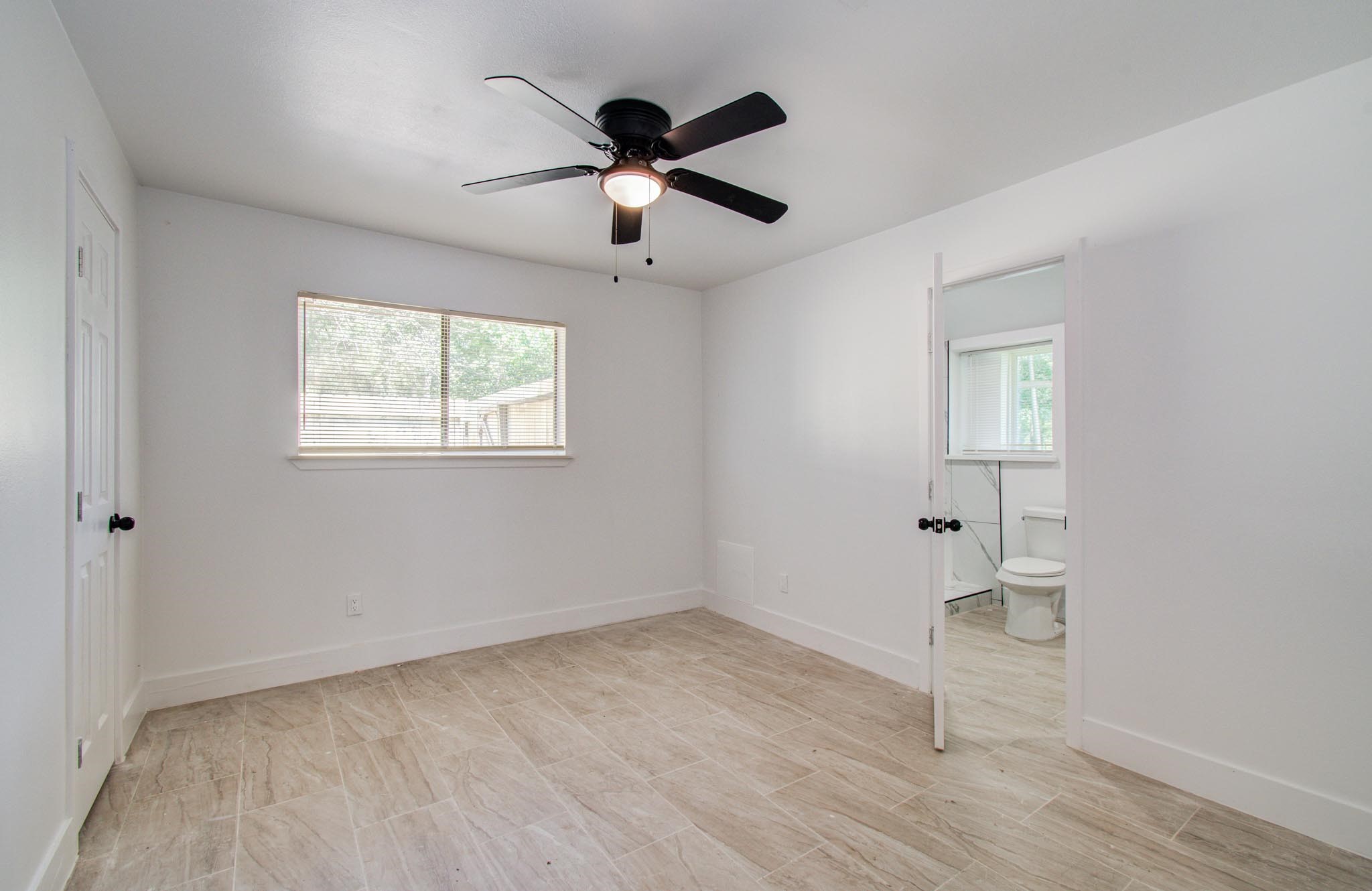 494 Brandon Road Conroe, TX 77302 - Photo 9 of 22