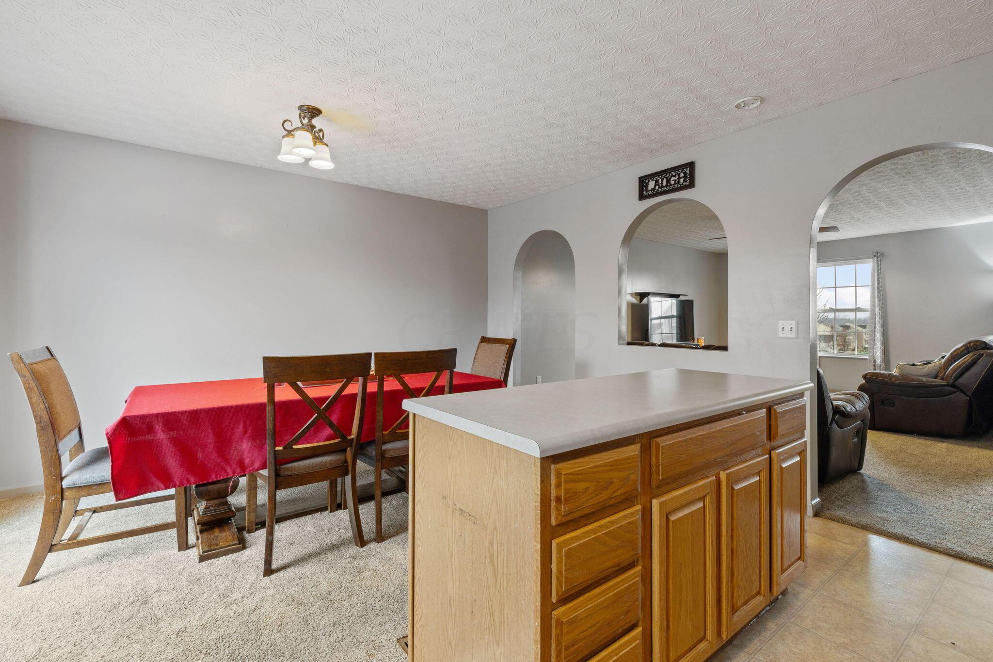 2574 Ridgeway Avenue Lancaster, OH 43130 - Photo 13 of 39 Kitchen - 2574 Ridgeway Avenue, Lancaster, OH 43130