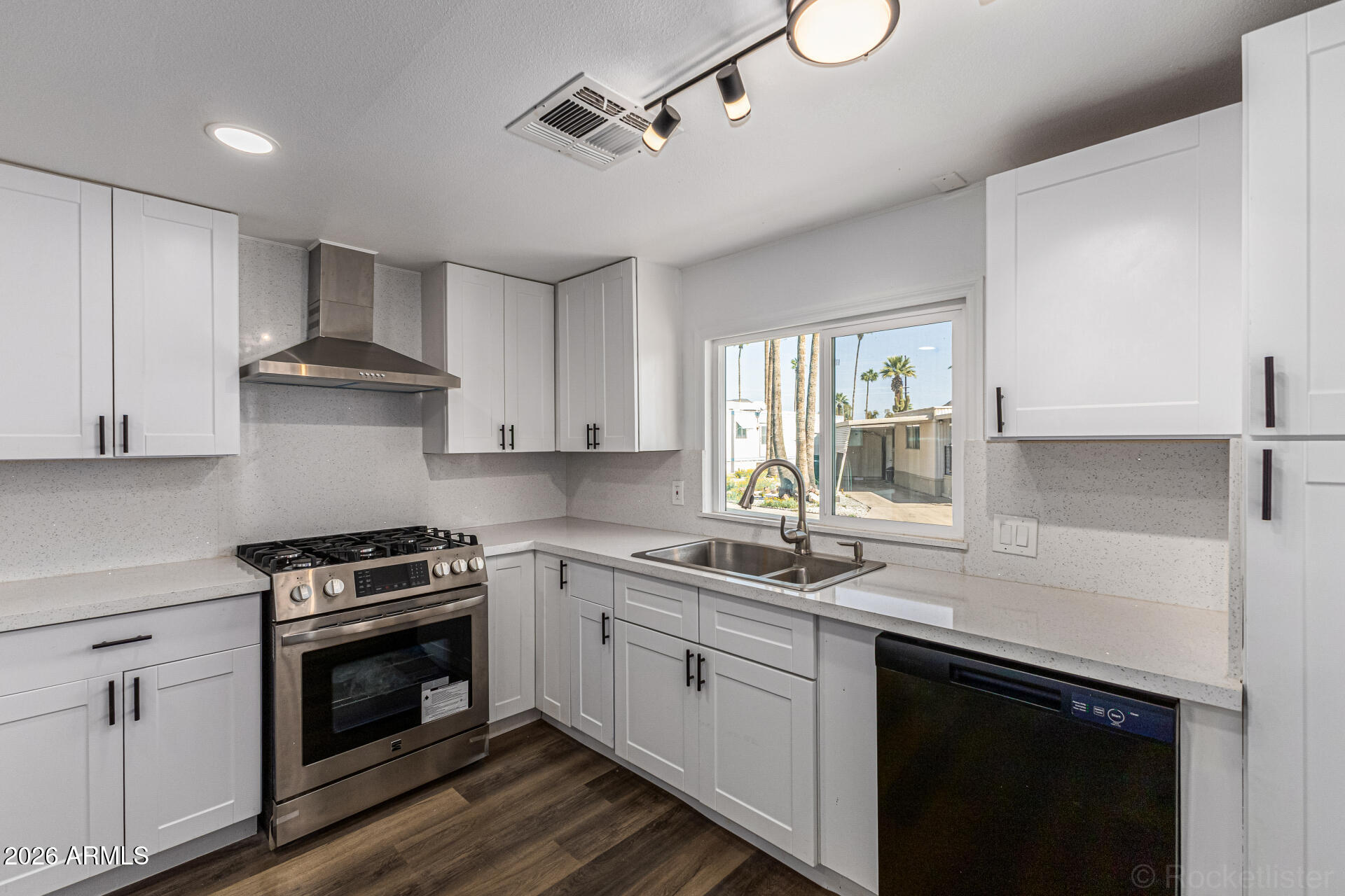 2050 West Dunlap Avenue, Unit D52 Phoenix, AZ 85021 - Photo 13 of 25