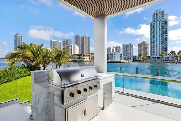 $55,000 | 503 Palm Drive, Hallandale Beach, FL 33009