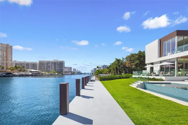 $55,000 | 503 Palm Drive, Hallandale Beach, FL 33009