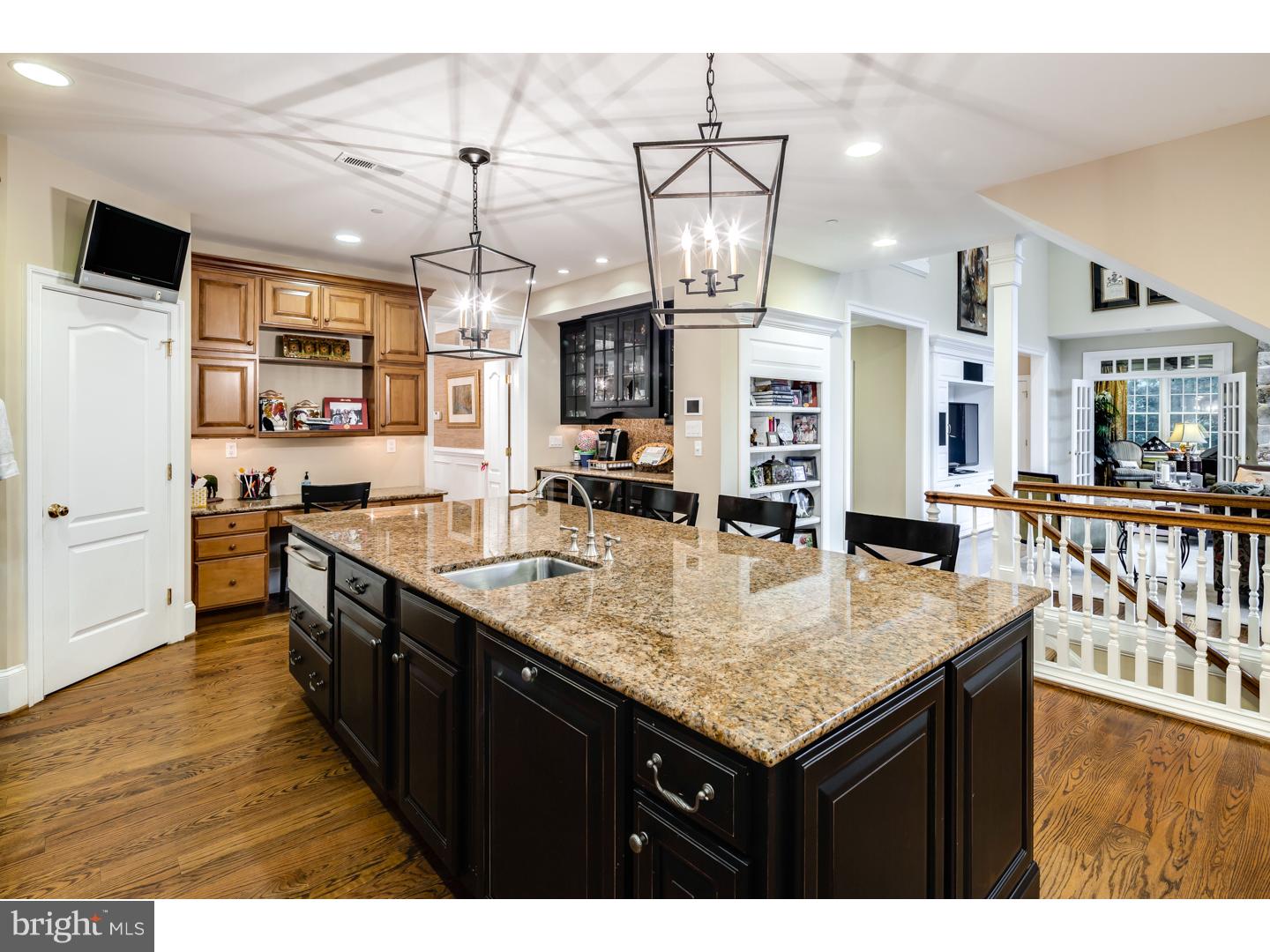 1013 Whitegate Road Wayne, PA 19087 - Photo 9 of 25