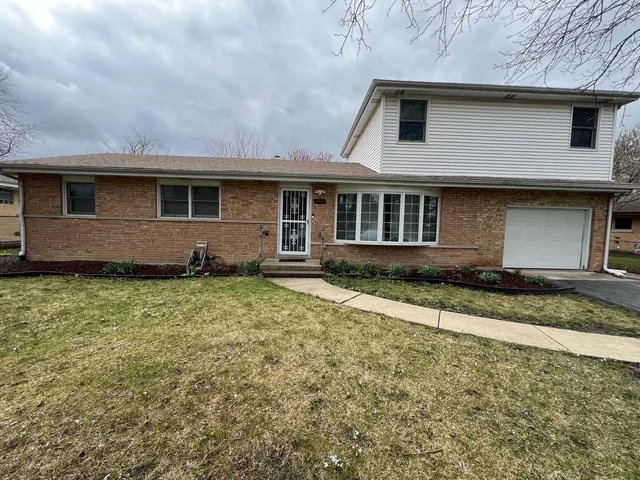 $3,500 | 436 Springhill Drive, Roselle, IL 60172