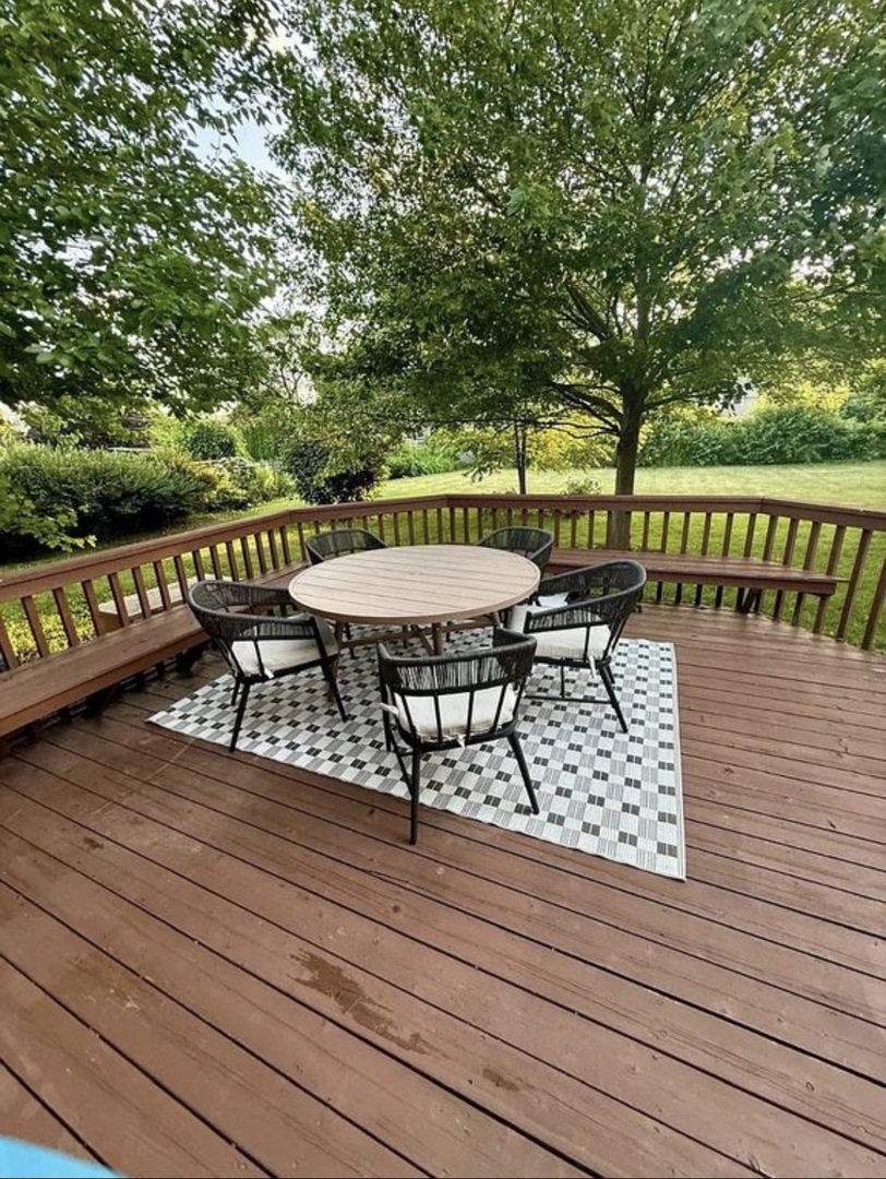 436 Springhill Drive Roselle, IL 60172 - Photo 11 of 11 a view of a chairs with wooden floor