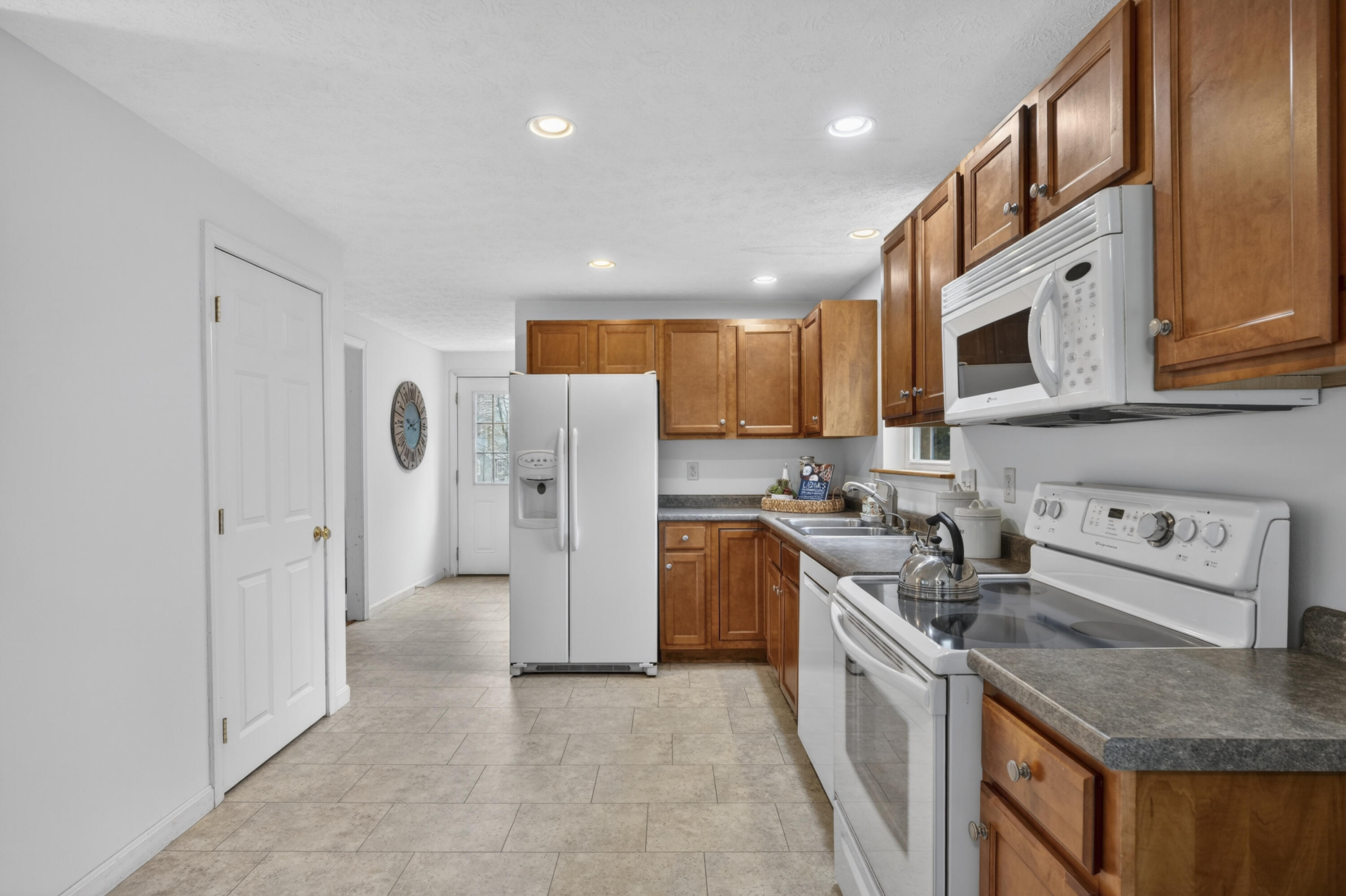 76 Orchard Road Cumberland Center, ME 04021 - Photo 14 of 39