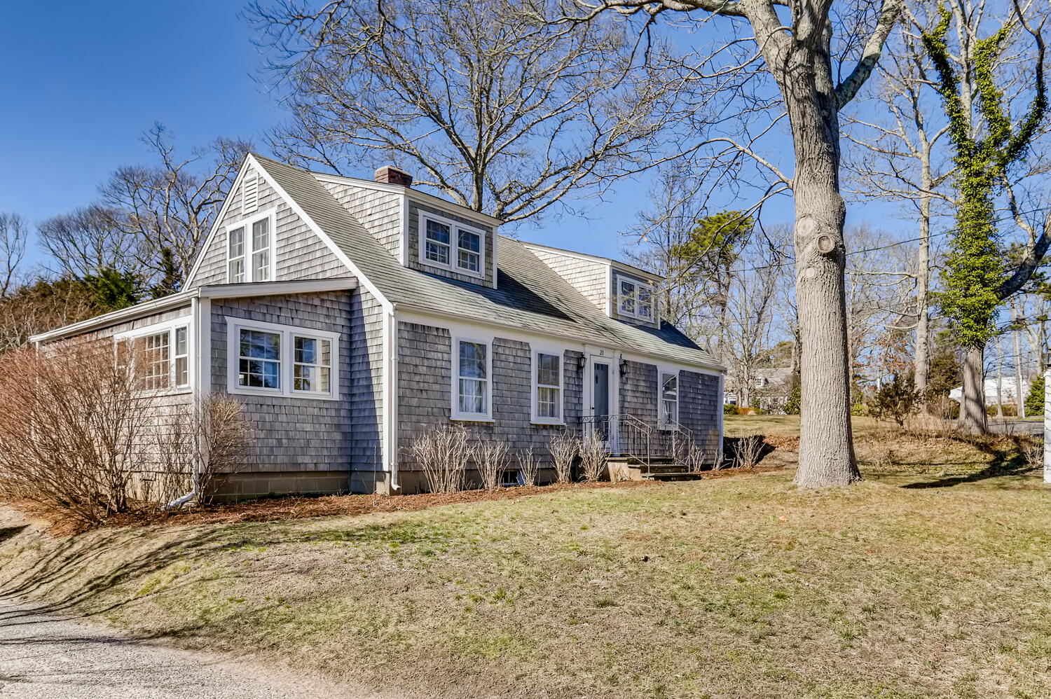 20 Harbor View Road Vineyard Haven, MA 02568 - Photo 4 of 34 Gallery Image 4