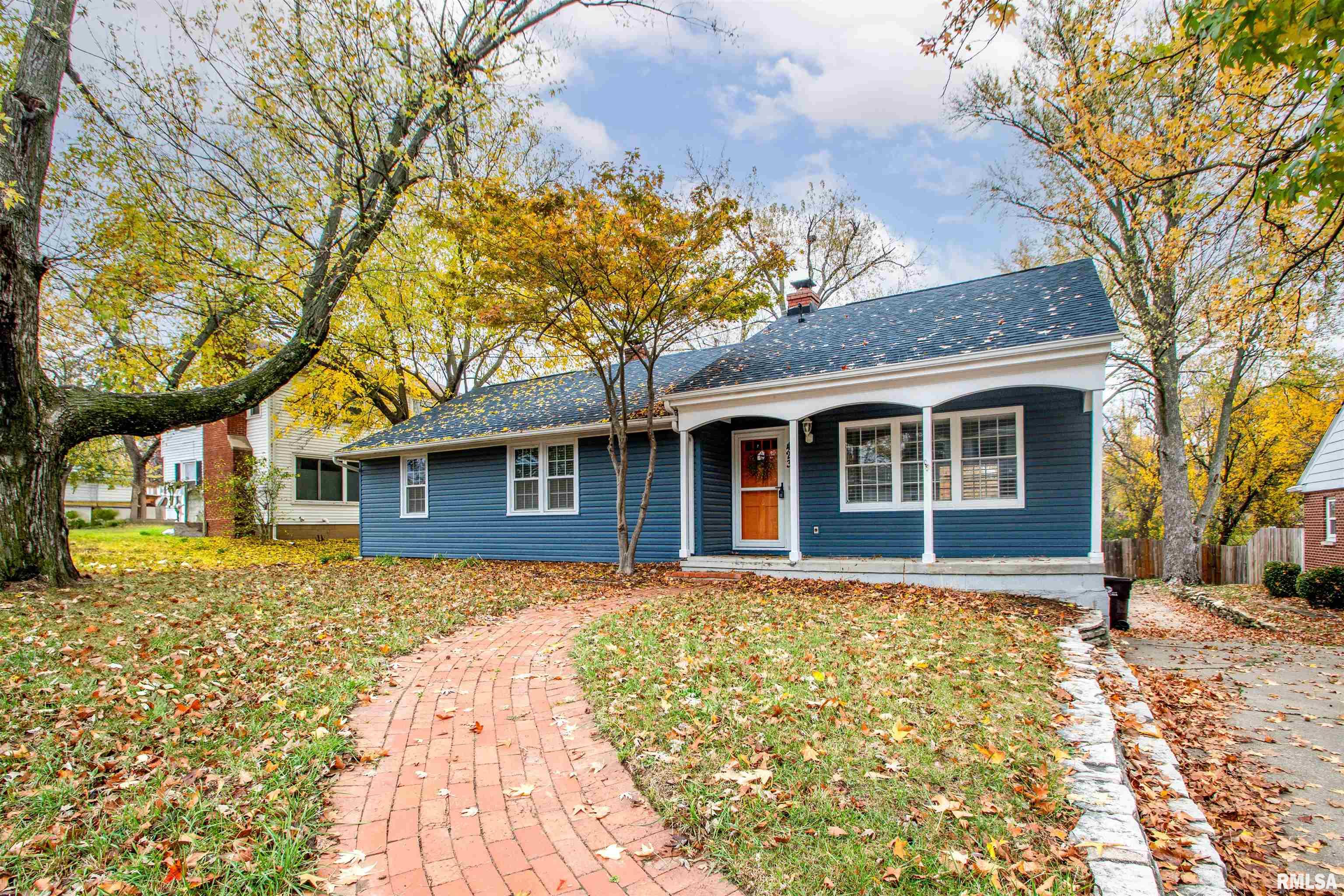 423 West Stonegate Road Peoria, IL 61614 - Photo 1 of 47 Gallery Image 1
