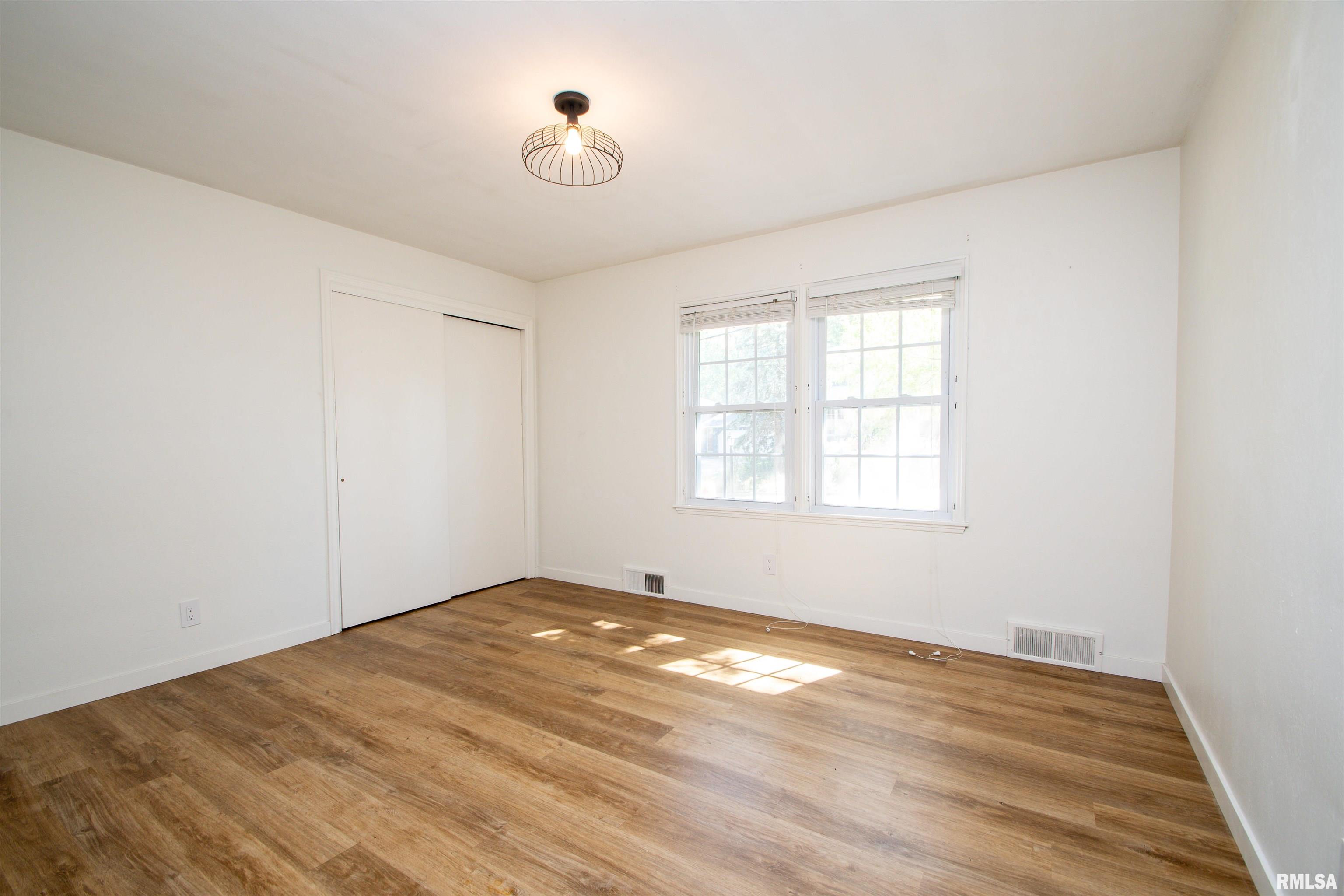 423 West Stonegate Road Peoria, IL 61614 - Photo 24 of 47 Gallery Image 24