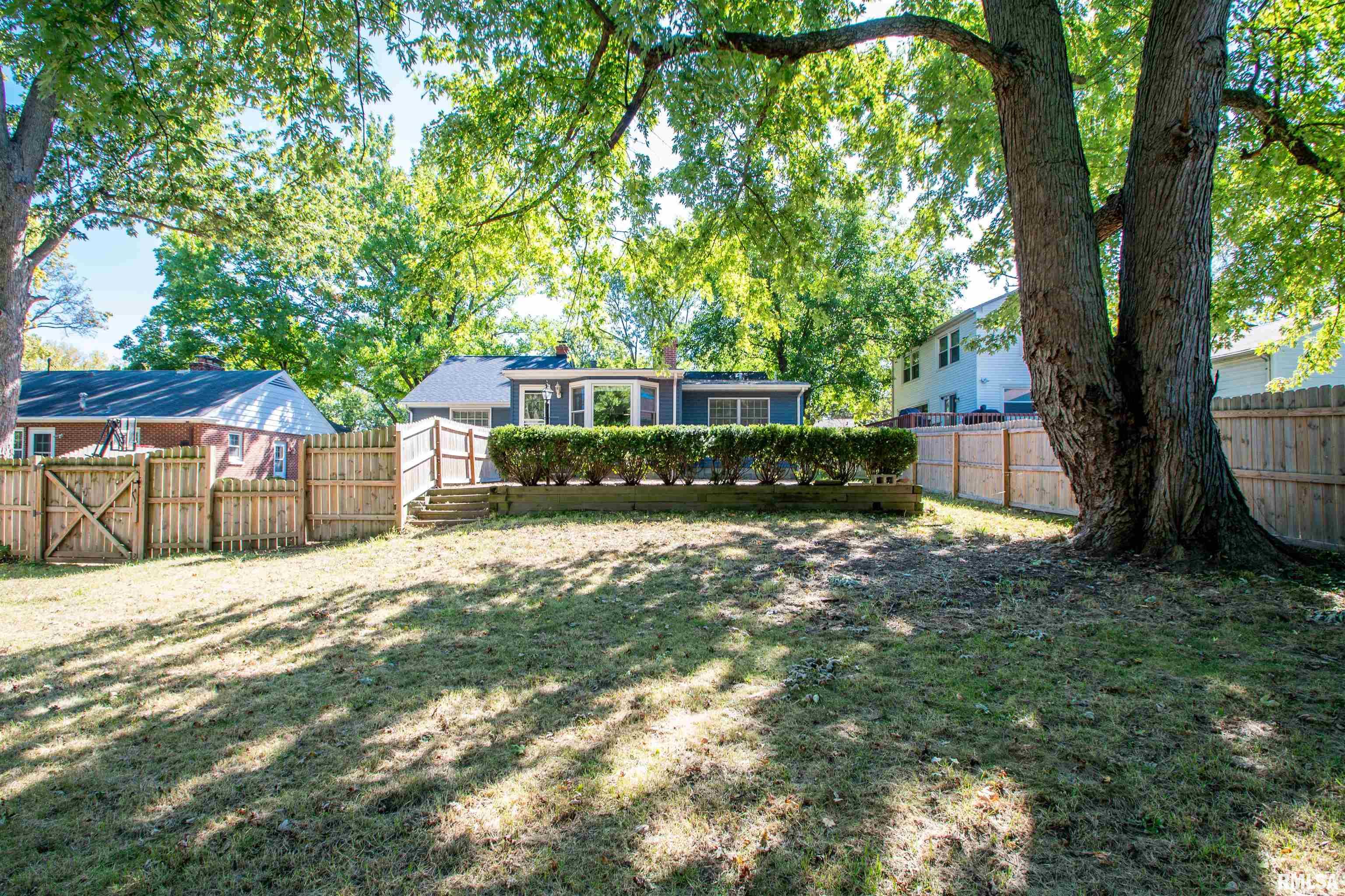 423 West Stonegate Road Peoria, IL 61614 - Photo 42 of 47 Gallery Image 42