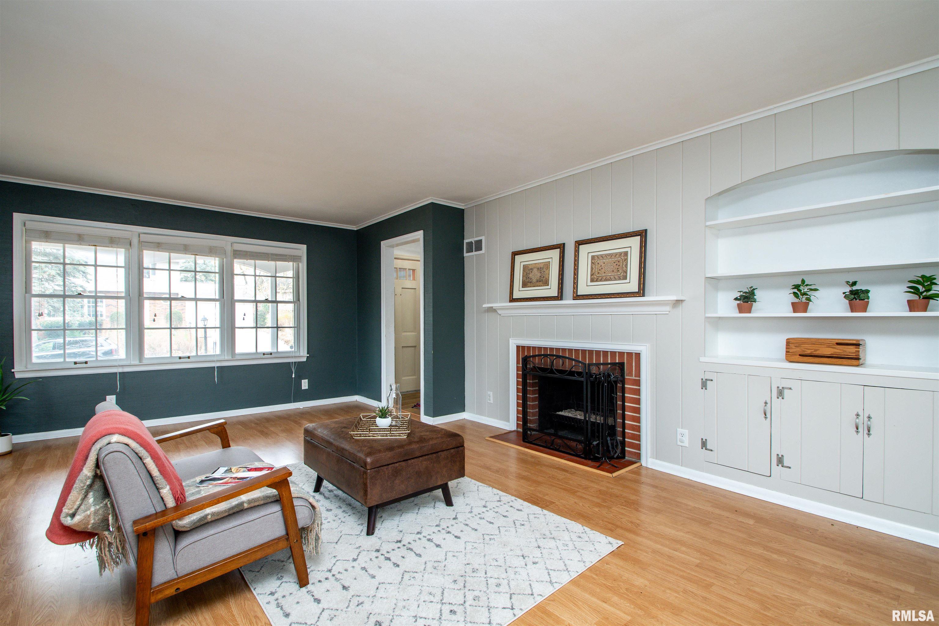 423 West Stonegate Road Peoria, IL 61614 - Photo 5 of 47 Gallery Image 5