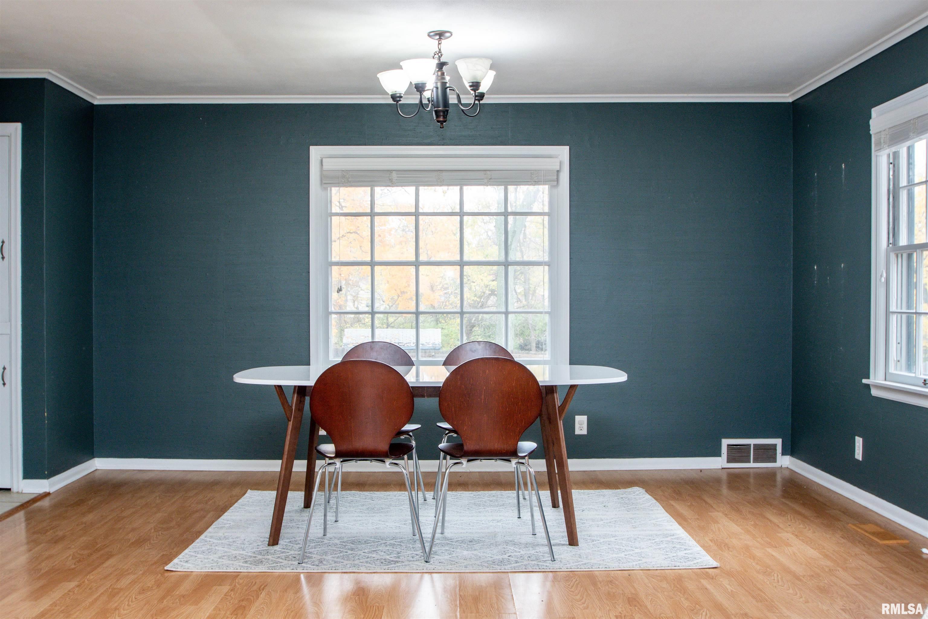 423 West Stonegate Road Peoria, IL 61614 - Photo 9 of 47 Gallery Image 9