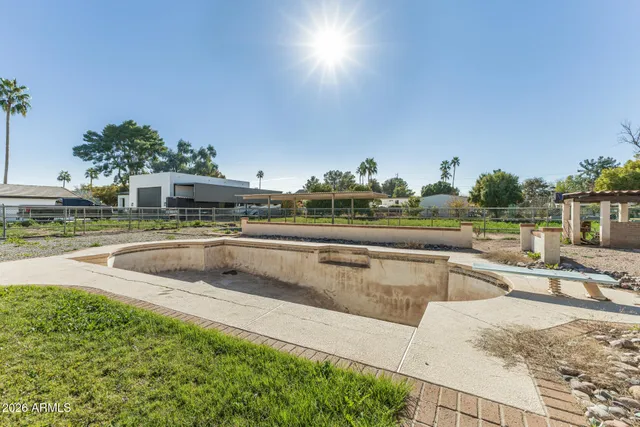 $880,000 | 707 East Redfield Road, Gilbert, AZ 85234