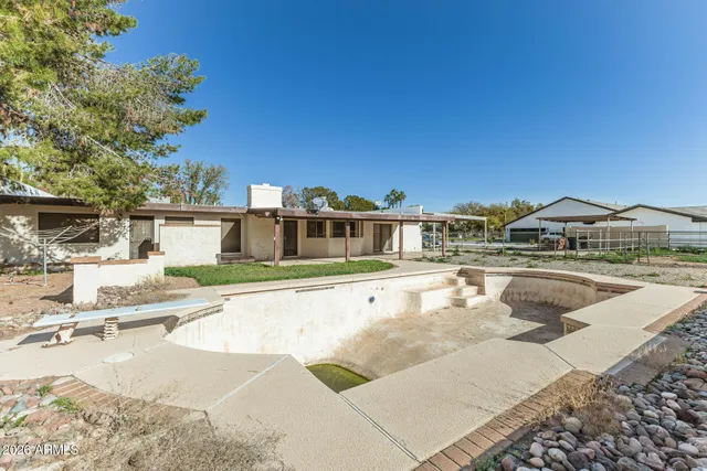 $880,000 | 707 East Redfield Road, Gilbert, AZ 85234