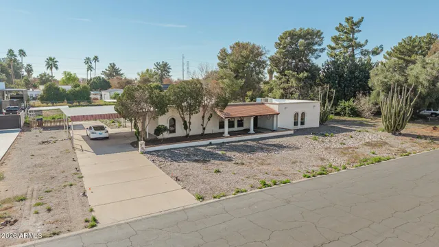 $880,000 | 707 East Redfield Road, Gilbert, AZ 85234