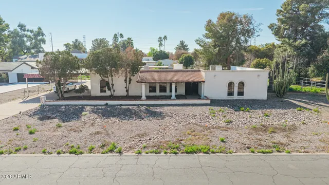 $880,000 | 707 East Redfield Road, Gilbert, AZ 85234