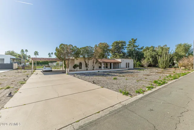 $880,000 | 707 East Redfield Road, Gilbert, AZ 85234