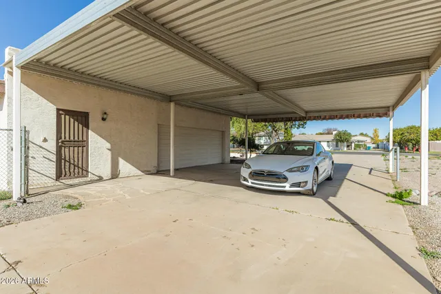 $880,000 | 707 East Redfield Road, Gilbert, AZ 85234