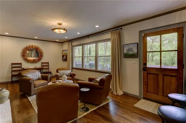 $1,095,000 | 870 Starlight Drive Northeast, Sandy Springs, GA 30342