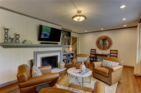 $1,095,000 | 870 Starlight Drive Northeast, Sandy Springs, GA 30342