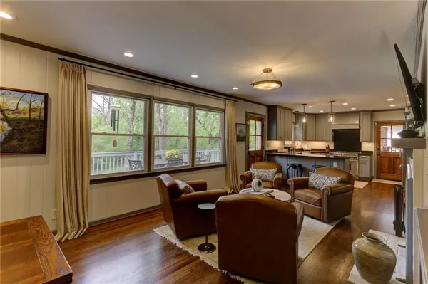 $1,095,000 | 870 Starlight Drive Northeast, Sandy Springs, GA 30342