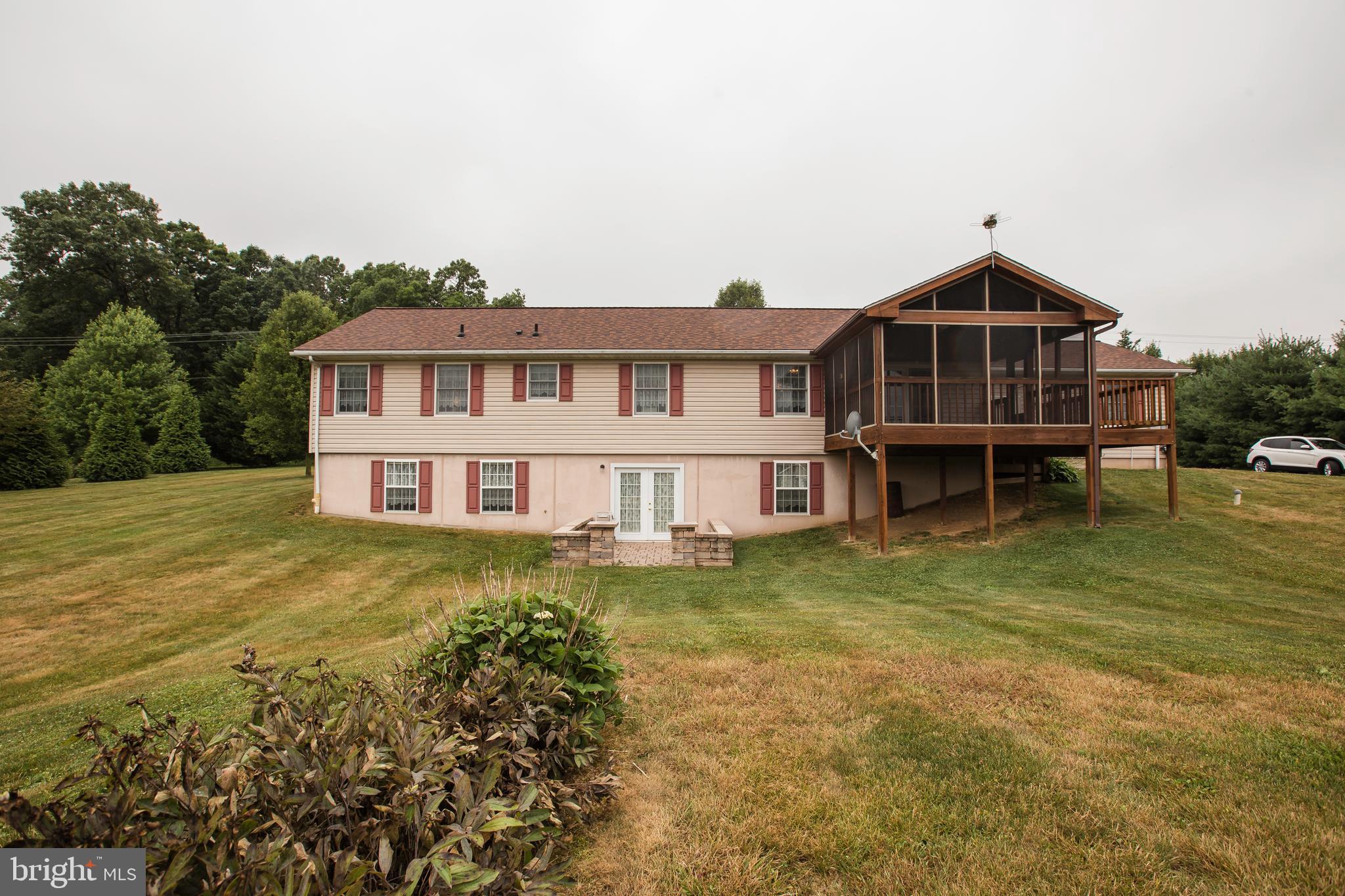 1987 Smith Station Road Hanover, PA 17331 - Photo 3 of 34