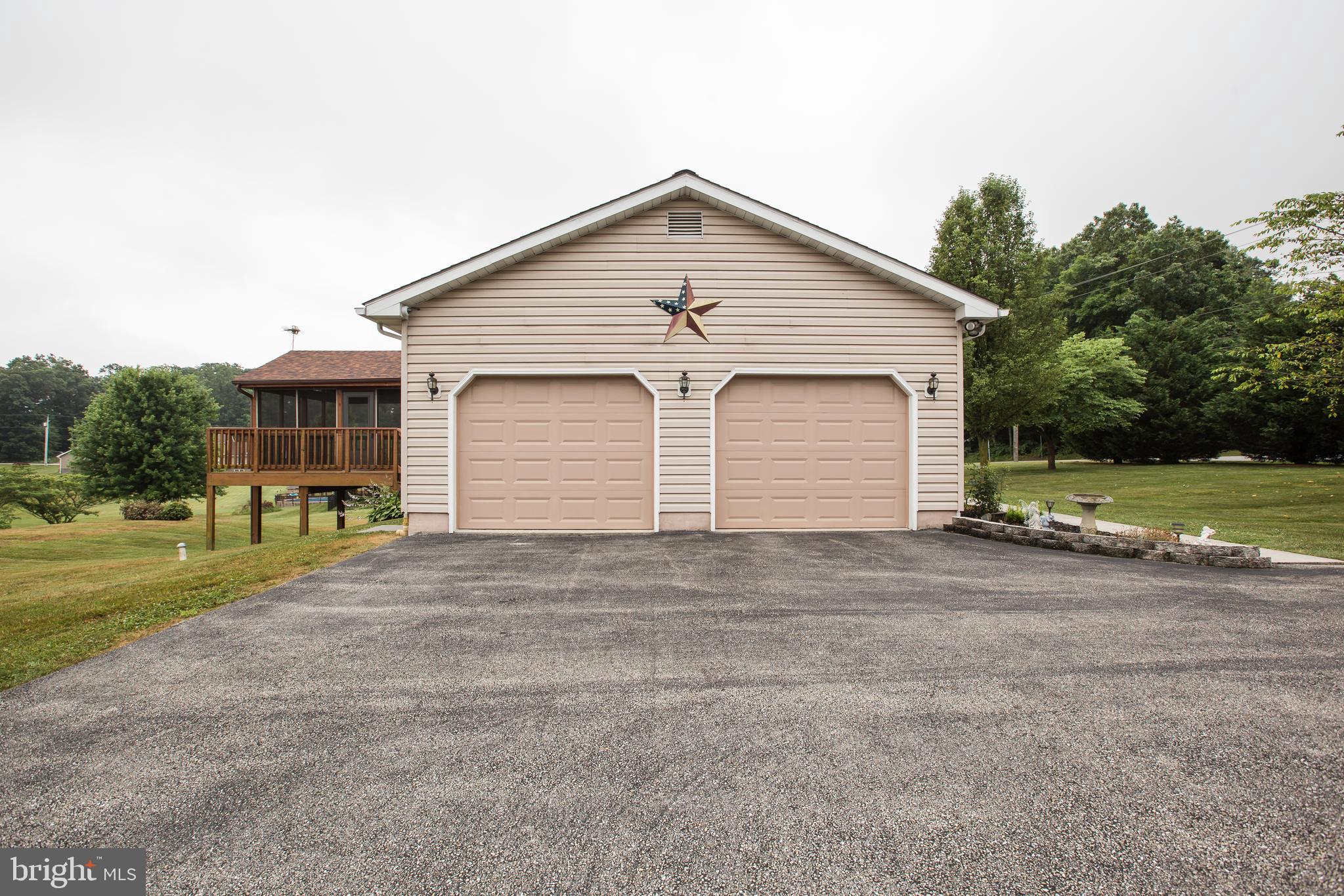 1987 Smith Station Road Hanover, PA 17331 - Photo 5 of 34