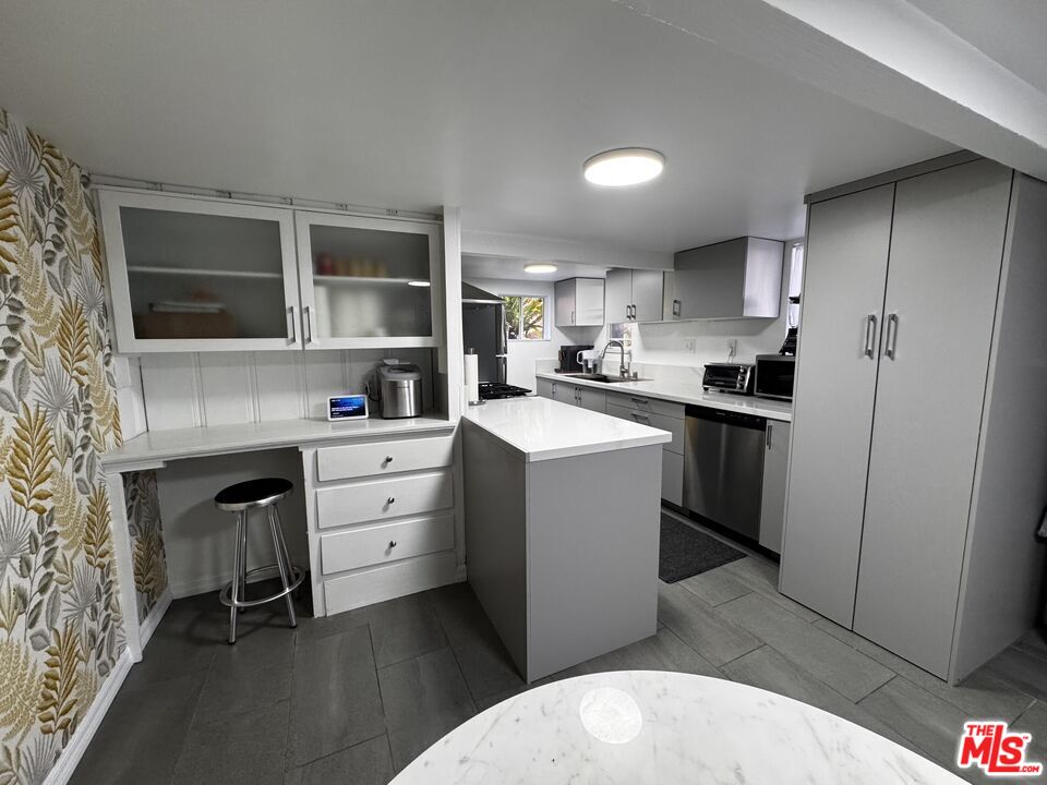2449 Riverside Place Los Angeles, CA 90039 - Photo 34 of 42