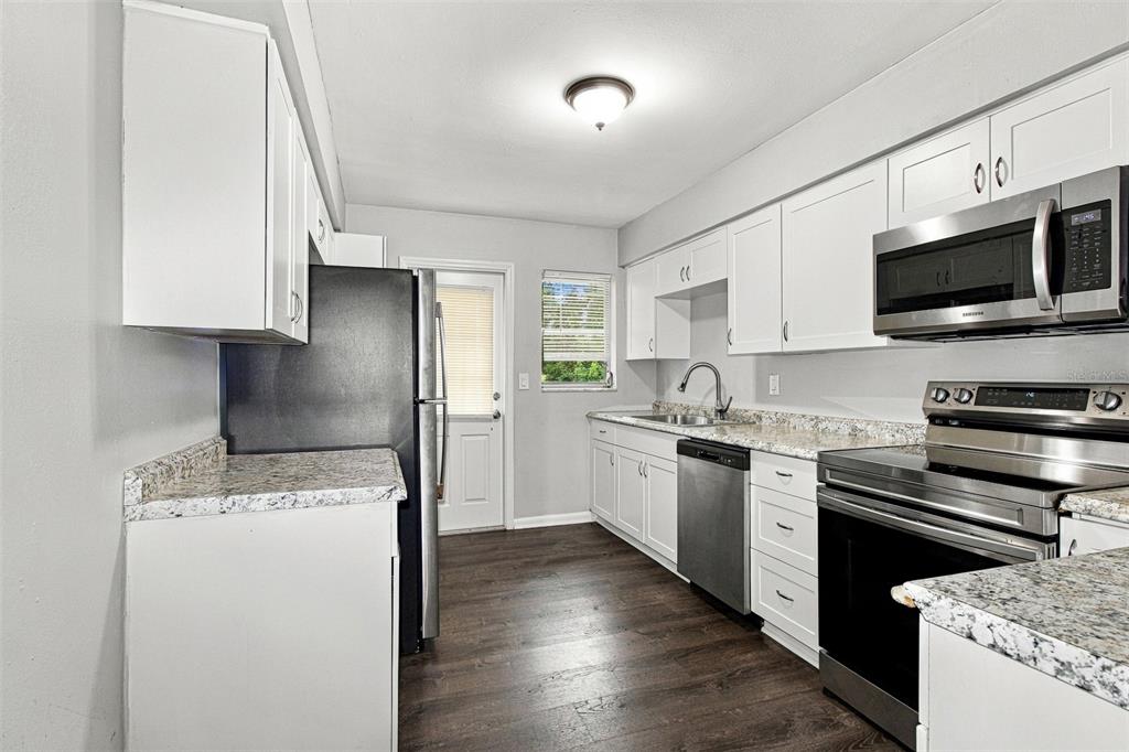 7219 Cascade Street Spring Hill, FL 34606 - Photo 7 of 16 Gallery Image 7