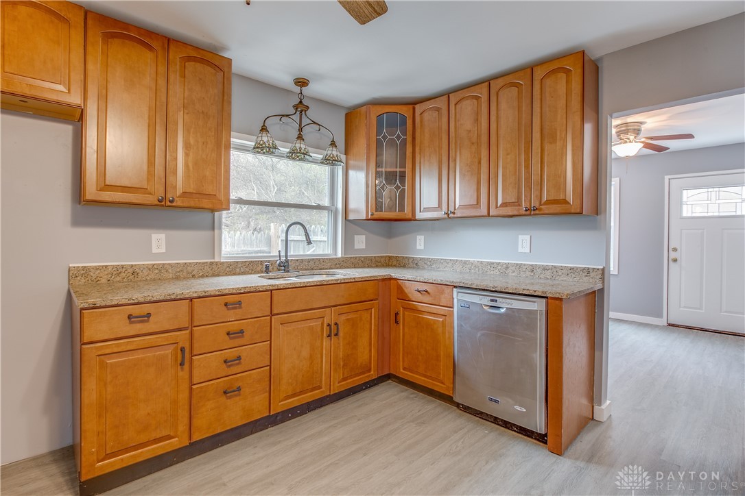 1576 Karr Street Springfield, OH 45503 - Photo 9 of 45