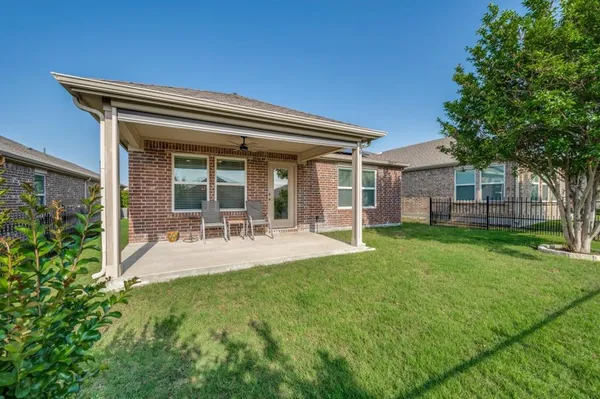 $407,000 | 7620 Parade Drive, Aubrey, TX 76227