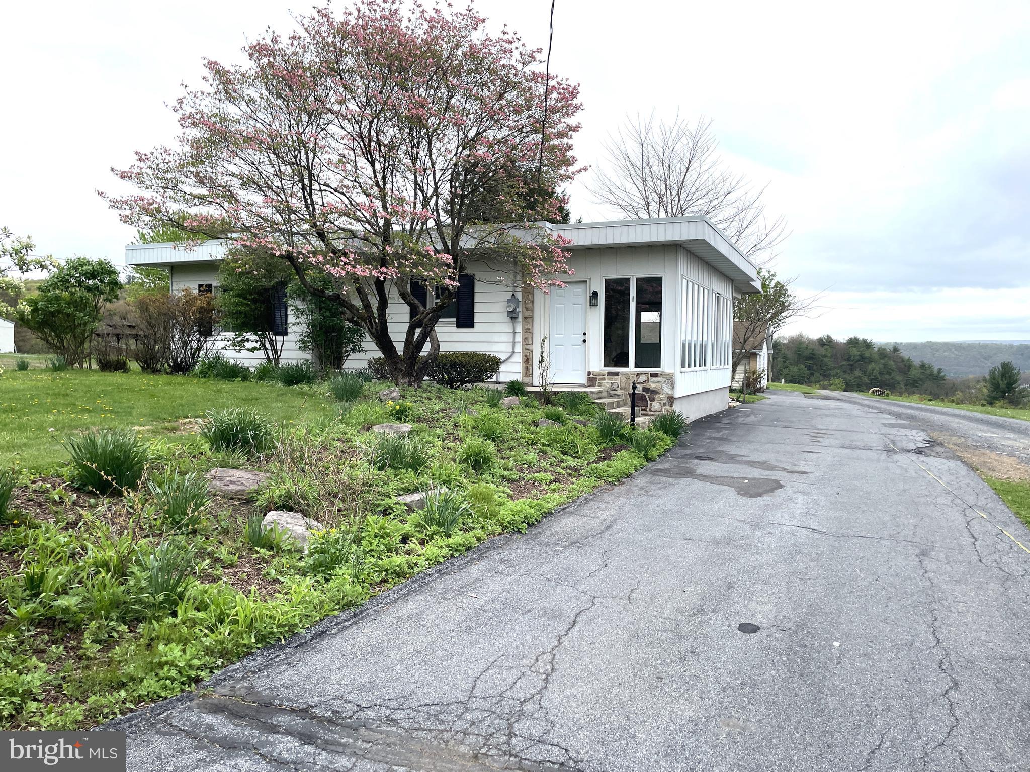 71 West 2nd Mountain Road Pottsville, PA 17901 - Photo 2 of 45