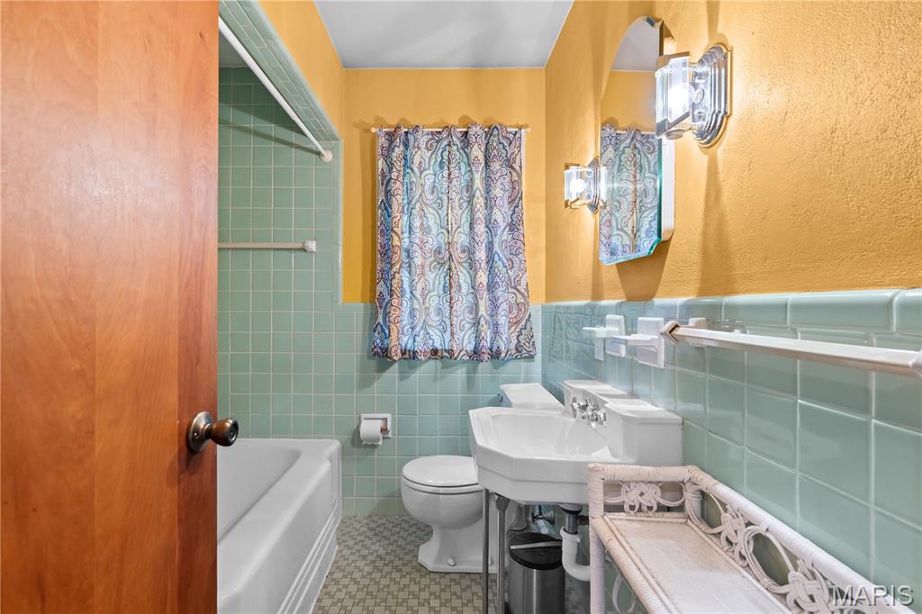 425 Linum Lane Webster Groves, MO 63119 - Photo 15 of 24