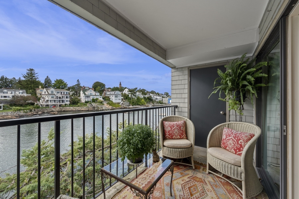 9 Skinner's Path, Unit 9 Marblehead, MA 01945 - Photo 11 of 23 a view of balcony with furniture