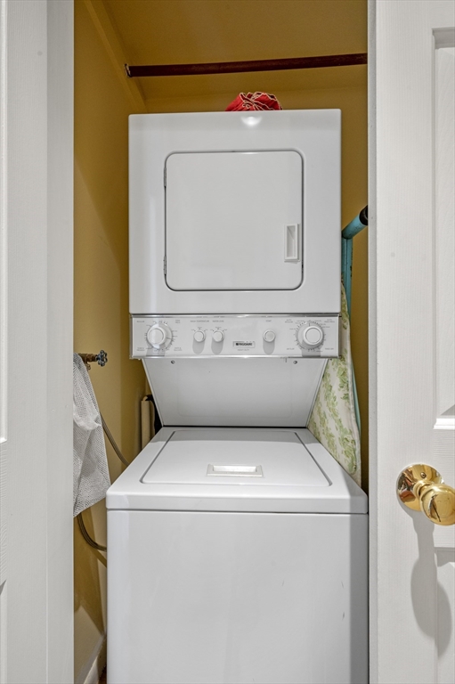 9 Skinner's Path, Unit 9 Marblehead, MA 01945 - Photo 19 of 23 a utility room with dryer and washer