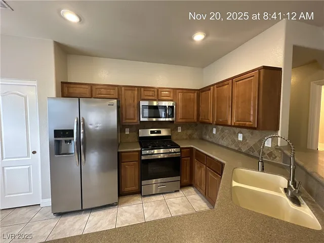 $1,725 | 1143 Heavenly Harvest Place, Unit 102, Henderson, NV 89002