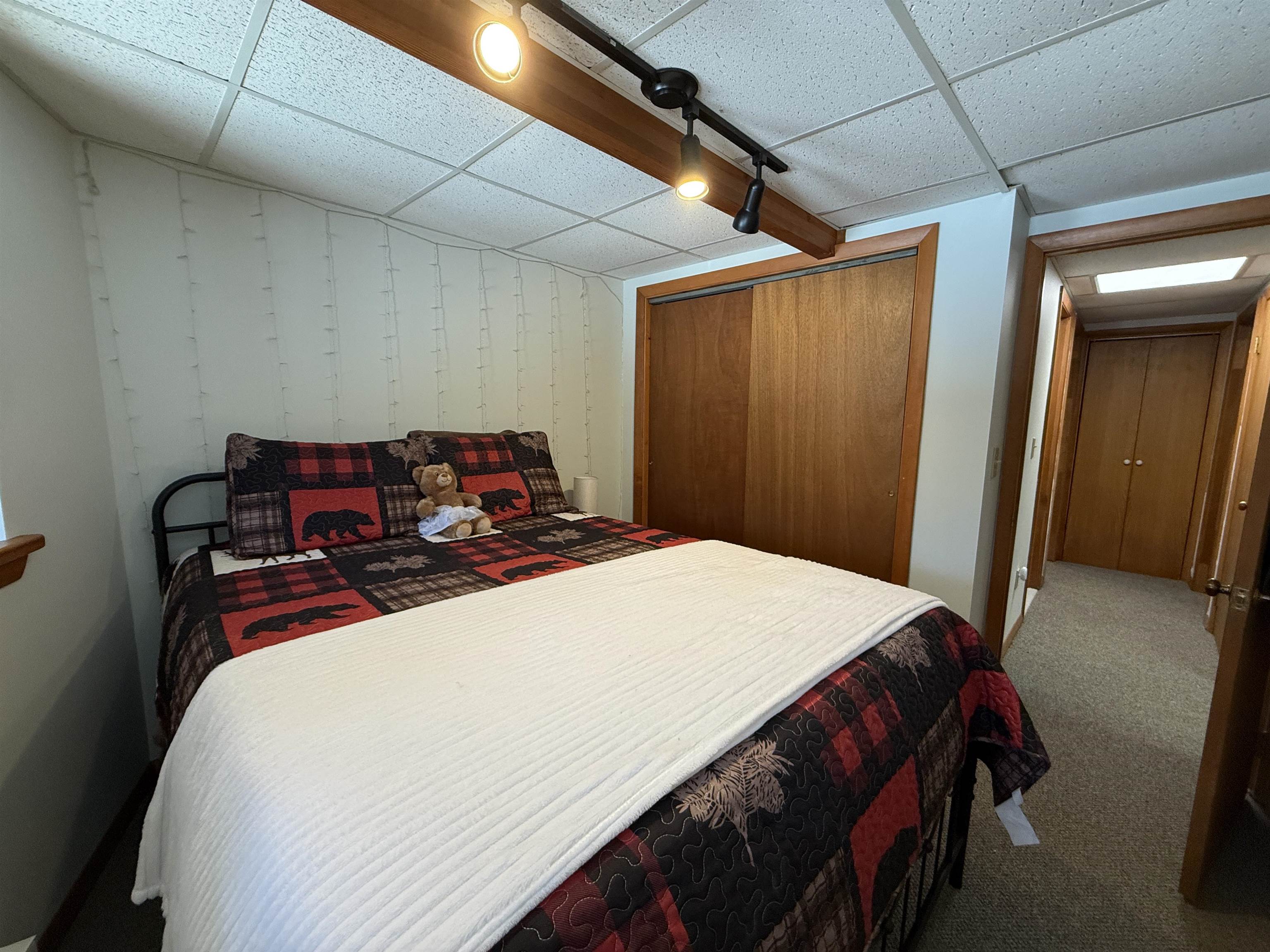 852 Sawyer Hill Road Mount Holly, VT 05758 - Photo 13 of 51