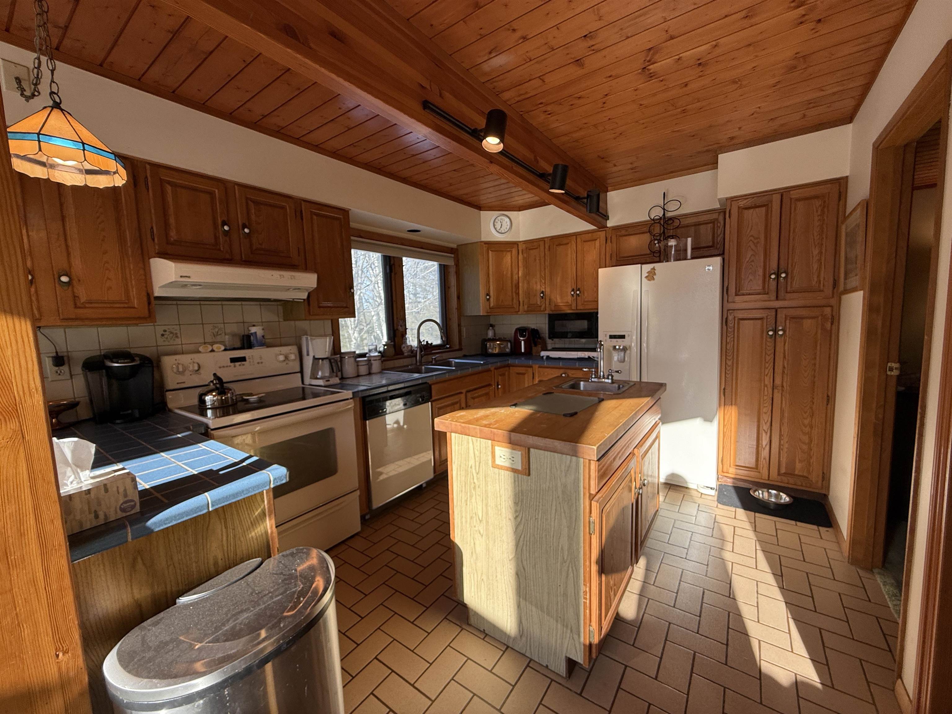 852 Sawyer Hill Road Mount Holly, VT 05758 - Photo 23 of 51