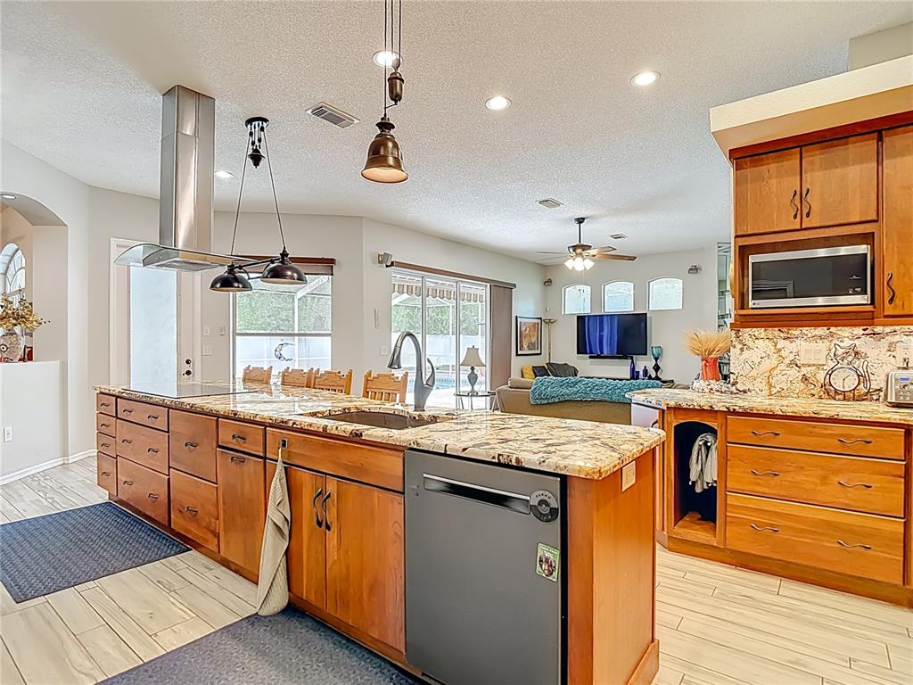 2087 Breezy Way Spring Hill, FL 34608 - Photo 15 of 69