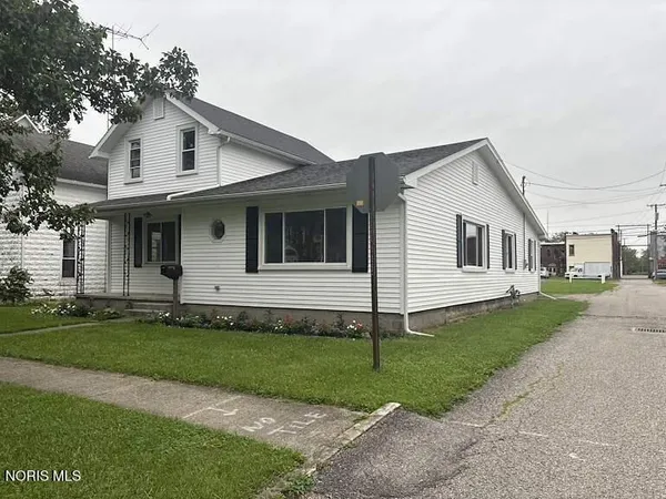 $283,000 | 124 East Maple Street, Deshler, OH 43516
