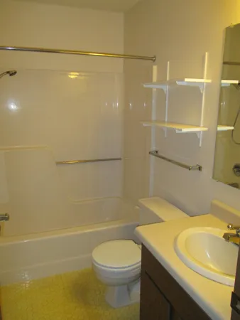 $830 | 512 2nd Avenue East, Unit 103, Osakis, MN 56360