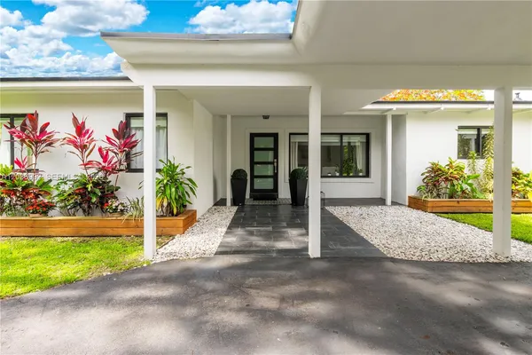 $2,999,999 | 7970 Southwest 122nd Street, Pinecrest, FL 33156